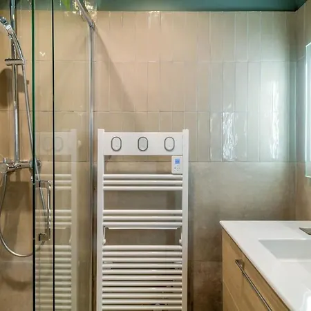 Apartment 6pers # Pere Lachaise # Voltaire # 11