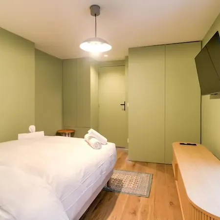 Apartment 6pers # Pere Lachaise # Voltaire # 11 *